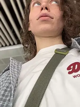 Snapshot of RinaMood chatting on November 2025 03:18:02 AM RinaMood online show from November 2025 03:18:02 AM