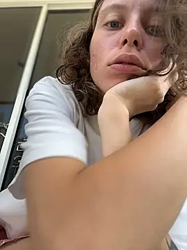 Snapshot of RinaMood chatting on December 2025 03:56:01 AM RinaMood online show from December 2025 03:56:01 AM