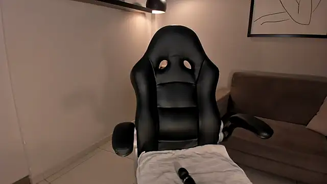 CharlotteCox  online show from January 2025 05:09:01 PM