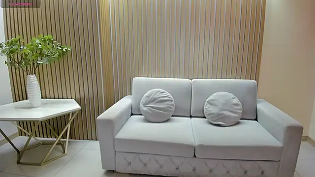 CharlotteCox  online show from May 2026 02:20:02 AM