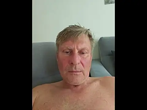 Snapshot of johnnym1 chatting on April 2026 02:33:01 PM johnnym1 online show from April 2026 02:33:01 PM
