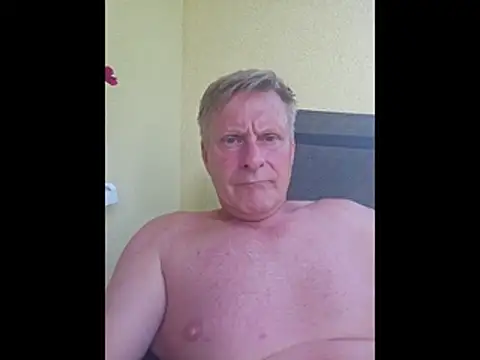 johnnym1 online show from June 2026 02:32:02 PM