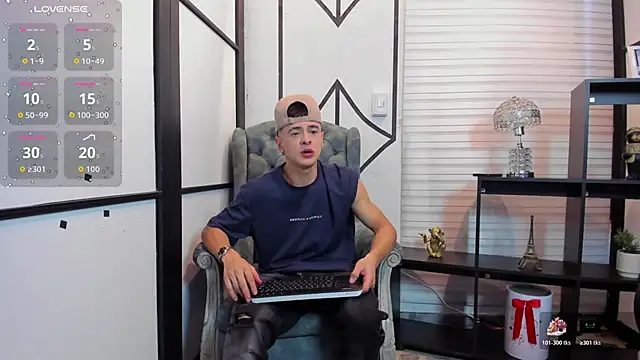 JuniorMorris  online show from October 2025 09:42:02 PM