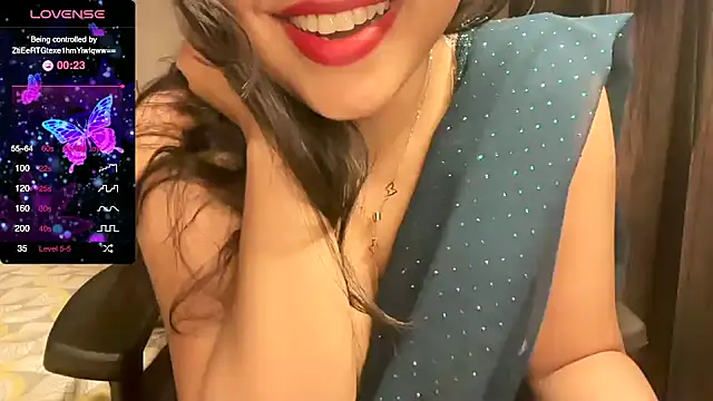 Snapshot of Spice-Summi chatting on January 2025 01:30:01 PM Spice-Summi online show from January 2025 01:30:01 PM