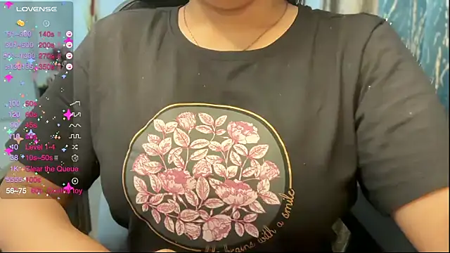 Snapshot of Spice-Summi chatting on March 2025 04:29:02 PM Spice-Summi online show from March 2025 04:29:02 PM