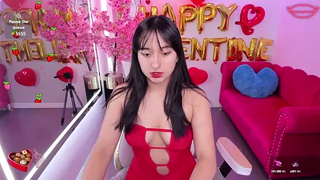 Snapshot of Miss_dolly_ chatting on February 2025 12:33:02 PM Miss dolly online show from February 2025 12:33:02 PM