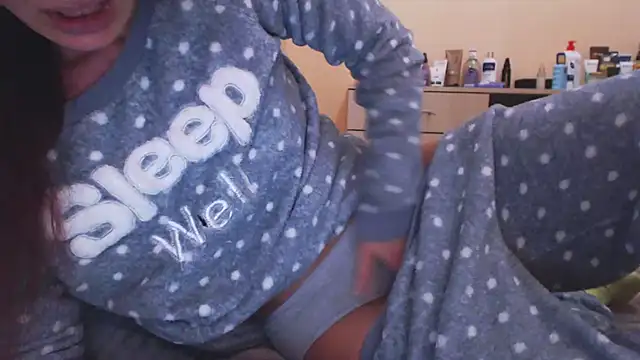 Snapshot of LovelyAndraGirl chatting on September 2025 03:58:02 PM LovelyAndraGirl online show from September 2025 03:58:02 PM