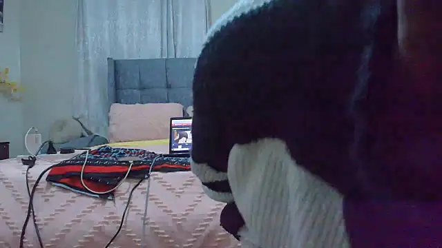 t-NaughtyLicia online show from April 2026 02:04:02 AM