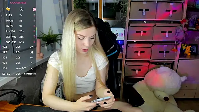 omg lina online show from November 2025 01:00:01 PM