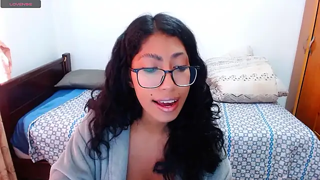 Snapshot of sofia_rosse4 chatting on January 2026 12:32:02 PM sofia rosse4 online show from January 2026 12:32:02 PM