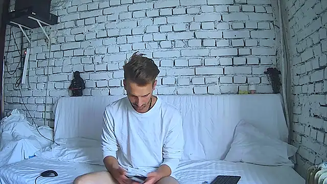 GiorgieUps online show from November 2025 09:51:02 AM