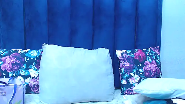 Snapshot of HotSmallTits chatting on March 2026 06:14:01 PM HotSmallTits online show from March 2026 06:14:01 PM