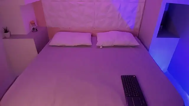 Snapshot of RenataEvans chatting on October 2025 04:07:02 PM RenataEvans online show from October 2025 04:07:02 PM