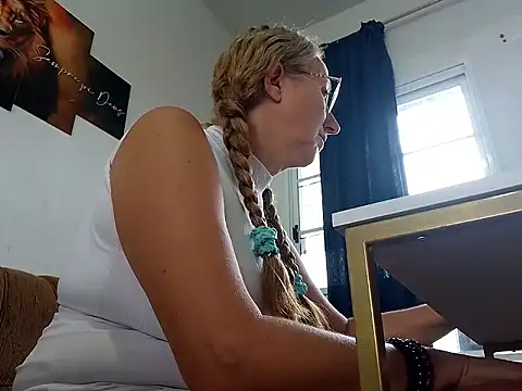 MILEIDE980 online show from March 2026 11:36:01 AM