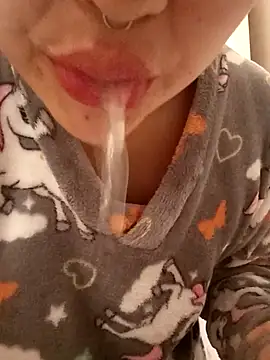 Snapshot of CharlotteScotte chatting on December 2024 09:30:02 AM CharlotteScotte online show from December 2024 09:30:02 AM