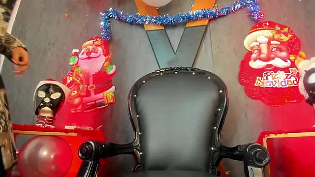 Snapshot of CharlotteScotte chatting on December 2024 12:34:01 PM CharlotteScotte online show from December 2024 12:34:01 PM