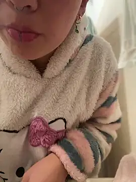 Snapshot of CharlotteScotte chatting on December 2024 09:39:02 AM CharlotteScotte online show from December 2024 09:39:02 AM