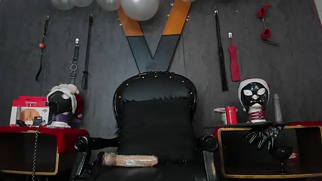 Snapshot of CharlotteScotte chatting on December 2024 12:16:01 PM CharlotteScotte online show from December 2024 12:16:01 PM