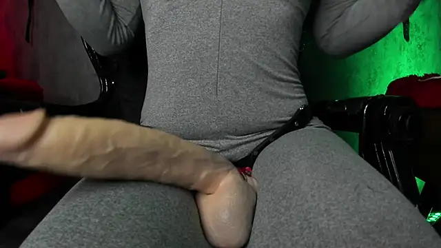 Snapshot of CharlotteScotte chatting on January 2025 05:56:01 PM CharlotteScotte online show from January 2025 05:56:01 PM