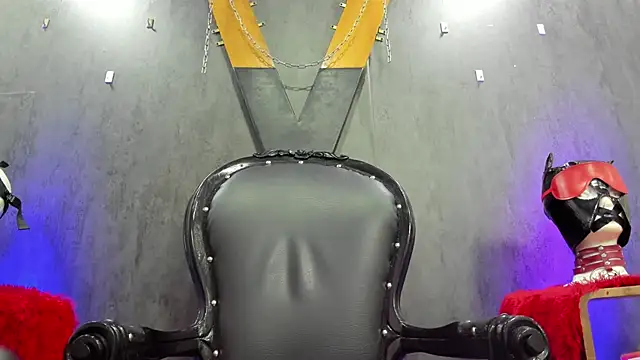 Snapshot of CharlotteScotte chatting on March 2025 02:01:02 PM CharlotteScotte online show from March 2025 02:01:02 PM