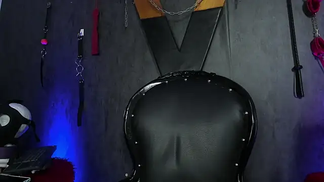 Snapshot of CharlotteScotte chatting on March 2025 05:06:02 PM CharlotteScotte online show from March 2025 05:06:02 PM