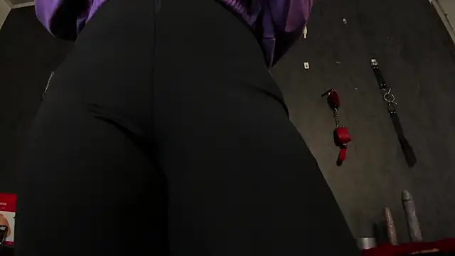 Snapshot of CharlotteScotte chatting on March 2025 11:33:02 AM CharlotteScotte online show from March 2025 11:33:02 AM