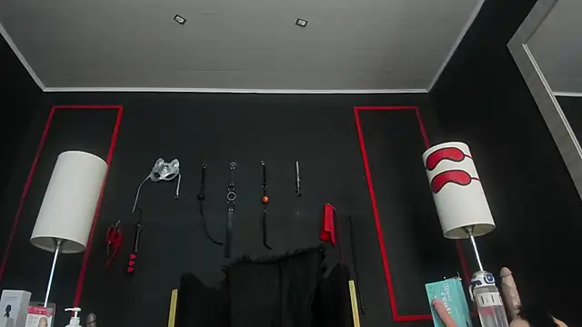 Snapshot of CharlotteScotte chatting on September 2025 12:31:02 PM CharlotteScotte online show from September 2025 12:31:02 PM