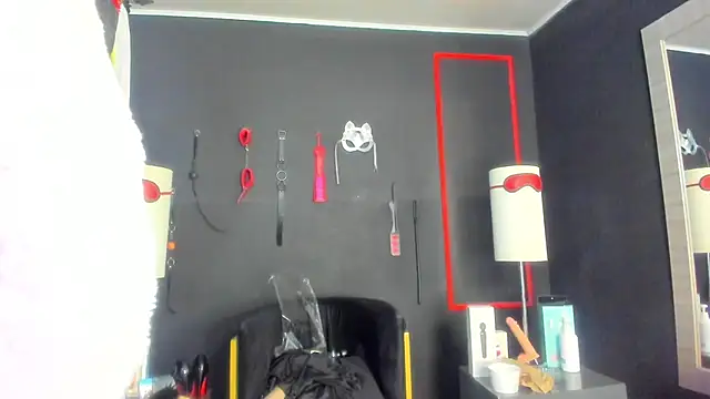 Snapshot of CharlotteScotte chatting on October 2025 12:28:01 PM CharlotteScotte online show from October 2025 12:28:01 PM