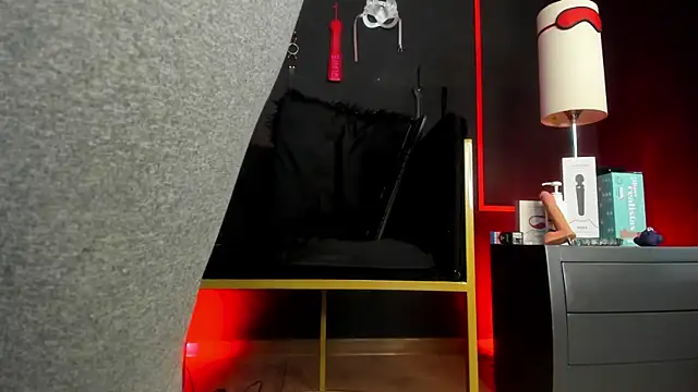 Snapshot of CharlotteScotte chatting on October 2025 12:06:01 PM CharlotteScotte online show from October 2025 12:06:01 PM