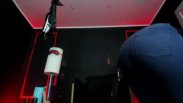 Snapshot of CharlotteScotte chatting on October 2025 11:36:02 AM CharlotteScotte online show from October 2025 11:36:02 AM