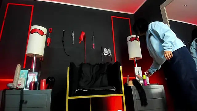 Snapshot of CharlotteScotte chatting on November 2025 12:16:01 PM CharlotteScotte online show from November 2025 12:16:01 PM