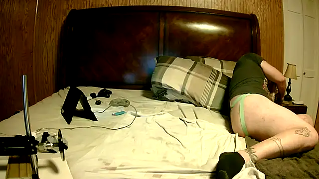 Snapshot of Cummerforyouu2 chatting on December 2025 07:53:02 PM Cummerforyouu2 online show from December 2025 07:53:02 PM