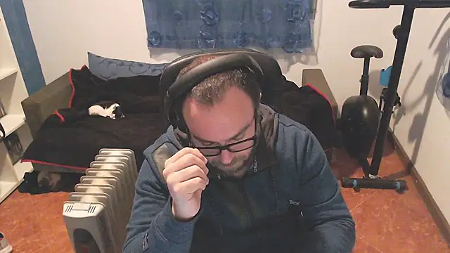 ravingr4d4 online show from February 2025 10:00:02 PM