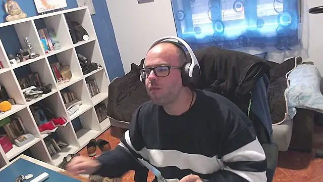 ravingr4d4 online show from November 2025 01:43:02 PM