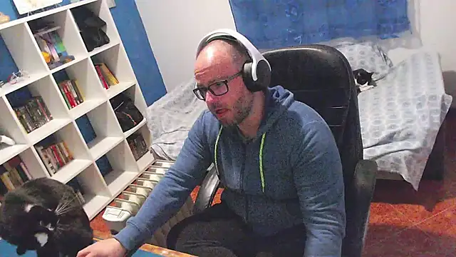 ravingr4d4 online show from February 2026 08:01:02 PM