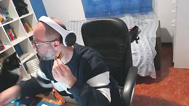 ravingr4d4 online show from February 2026 02:10:01 PM