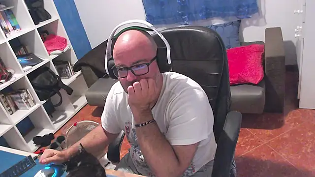 ravingr4d4 online show from August 2026 11:41:01 PM