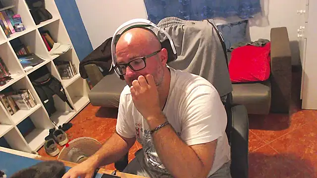 ravingr4d4 online show from August 2026 10:44:02 PM