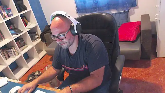 ravingr4d4 online show from August 2026 01:35:02 PM