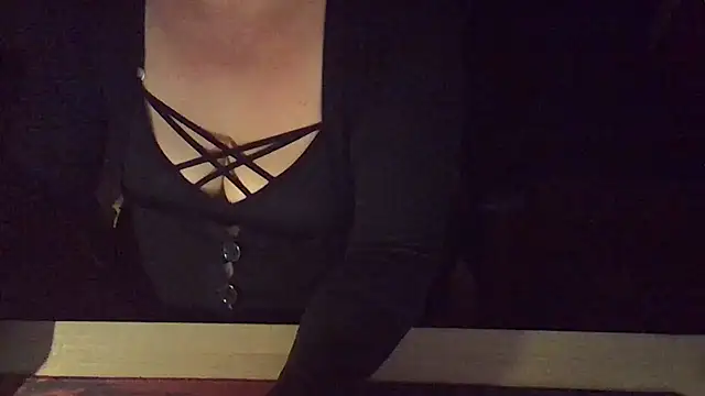 Silvia2277 online show from October 2025 07:16:02 PM