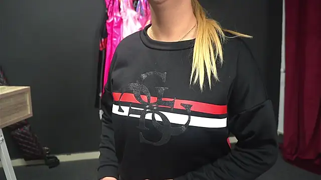 CelineConner online show from November 2025 05:07:01 AM