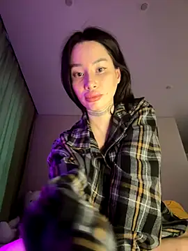 Yunasi online show from October 2025 11:55:02 AM