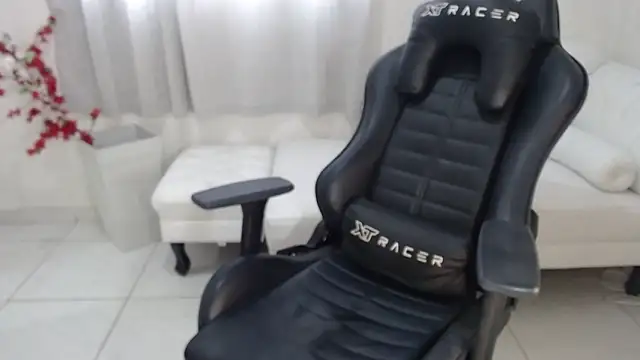 Snapshot of ANNA------ chatting on December 2024 09:39:01 AM ANNA------ online show from December 2024 09:39:01 AM