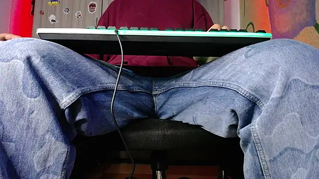 Snapshot of zacwatson_ chatting on December 2024 05:39:02 AM zacwatson online show from December 2024 05:39:02 AM