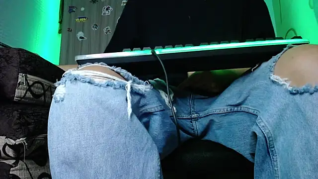 Snapshot of zacwatson_ chatting on December 2024 05:14:02 AM zacwatson online show from December 2024 05:14:02 AM