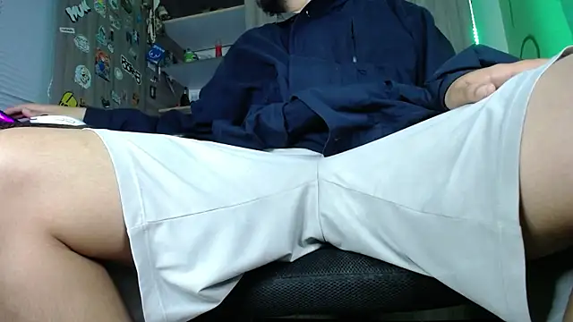 Snapshot of zacwatson_ chatting on December 2024 08:24:01 AM zacwatson online show from December 2024 08:24:01 AM