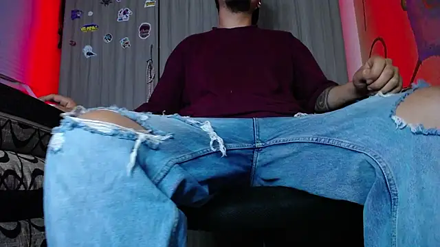 Snapshot of zacwatson_ chatting on December 2024 05:44:02 PM zacwatson online show from December 2024 05:44:02 PM