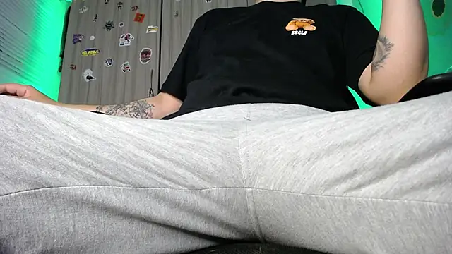 Snapshot of zacwatson_ chatting on January 2025 05:40:02 AM zacwatson online show from January 2025 05:40:02 AM