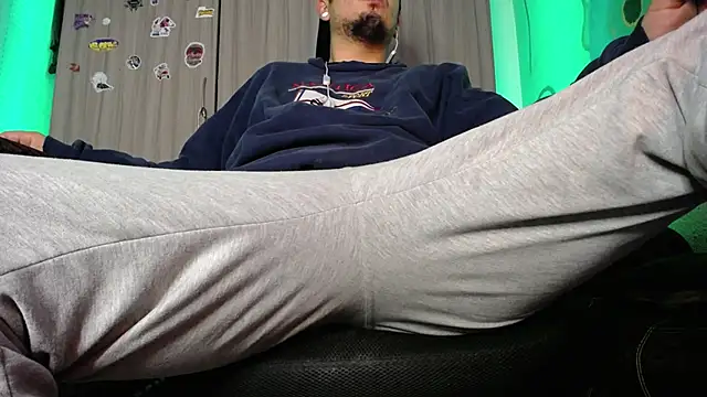 Snapshot of zacwatson_ chatting on January 2025 05:45:02 PM zacwatson online show from January 2025 05:45:02 PM