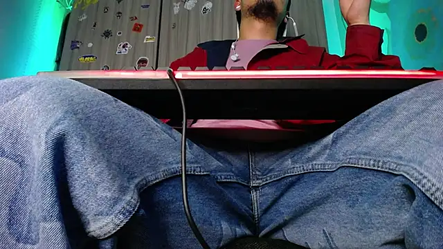 Snapshot of zacwatson_ chatting on January 2025 09:02:02 AM zacwatson online show from January 2025 09:02:02 AM